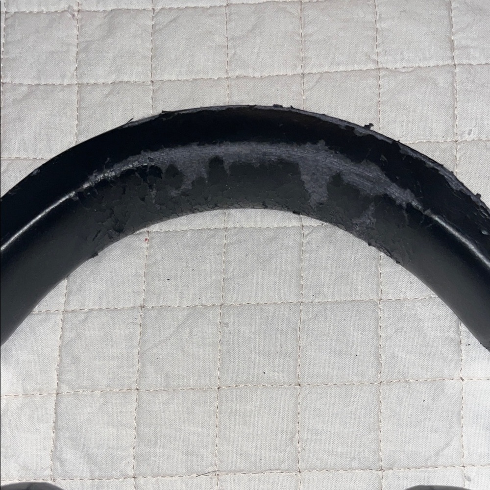Beats by Dre Black and Silver Over-Ear Headphones - Picture 4 of 7